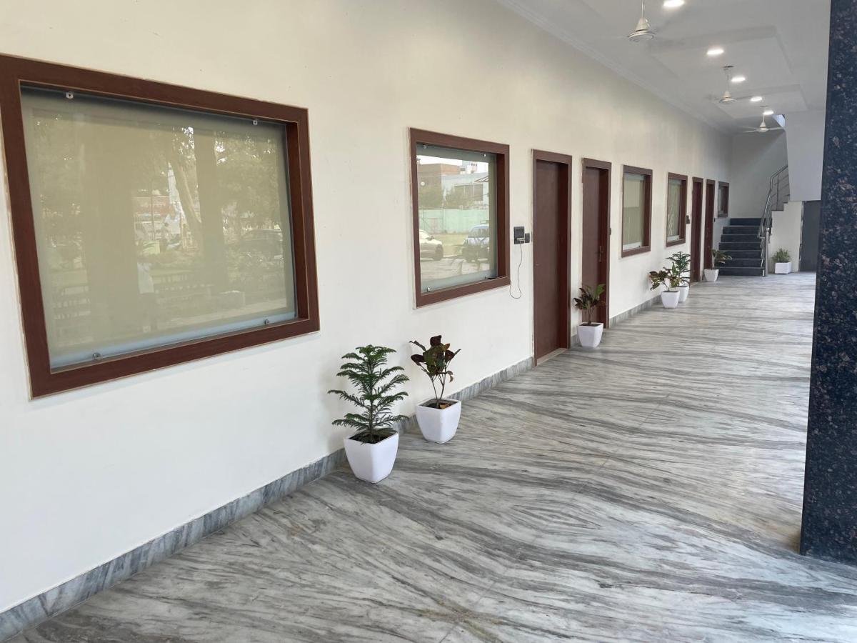 The Kedar Resort Mathura Exterior foto